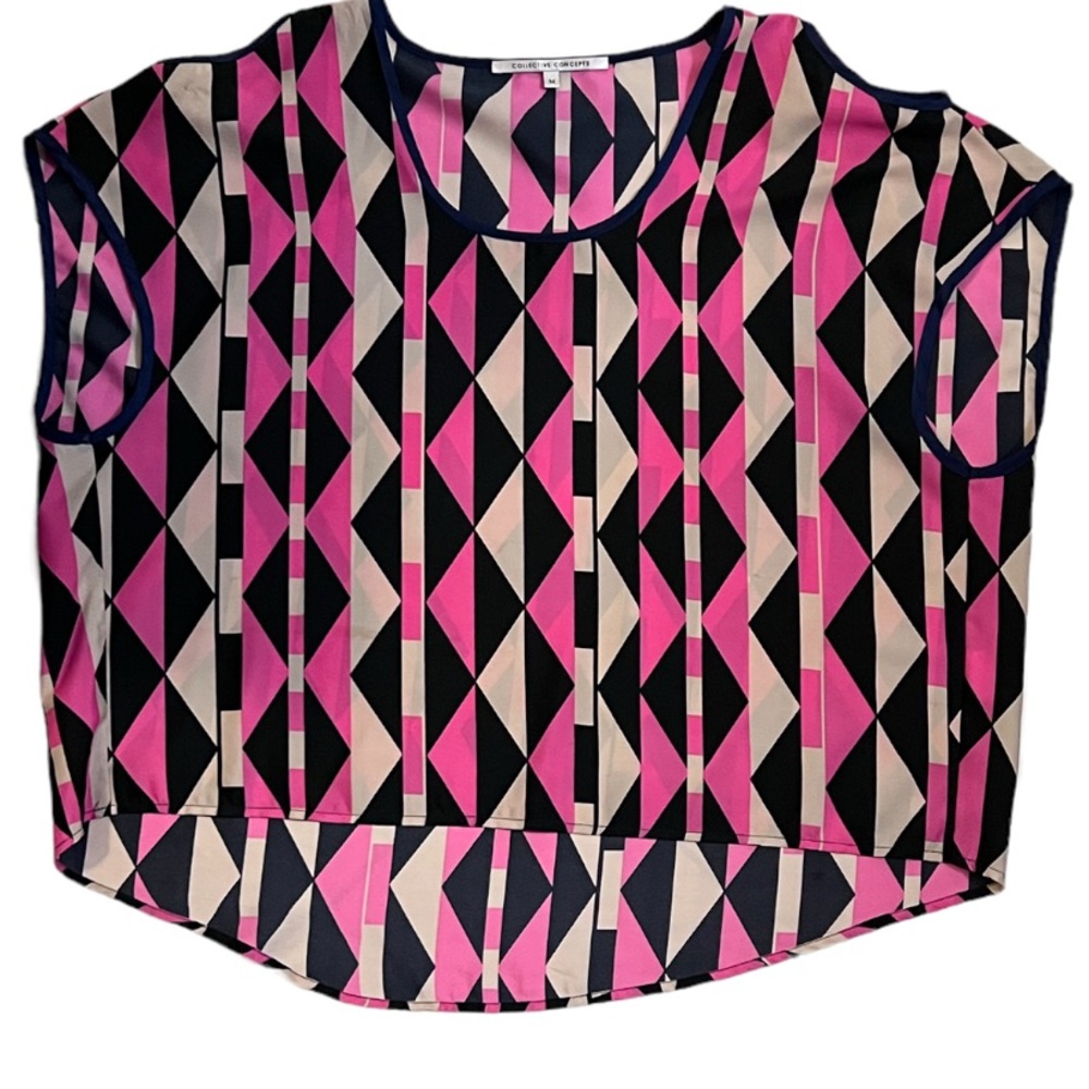 Collective Concepts Hi-Low graphics Cold Shoulder BLOUSE Size M